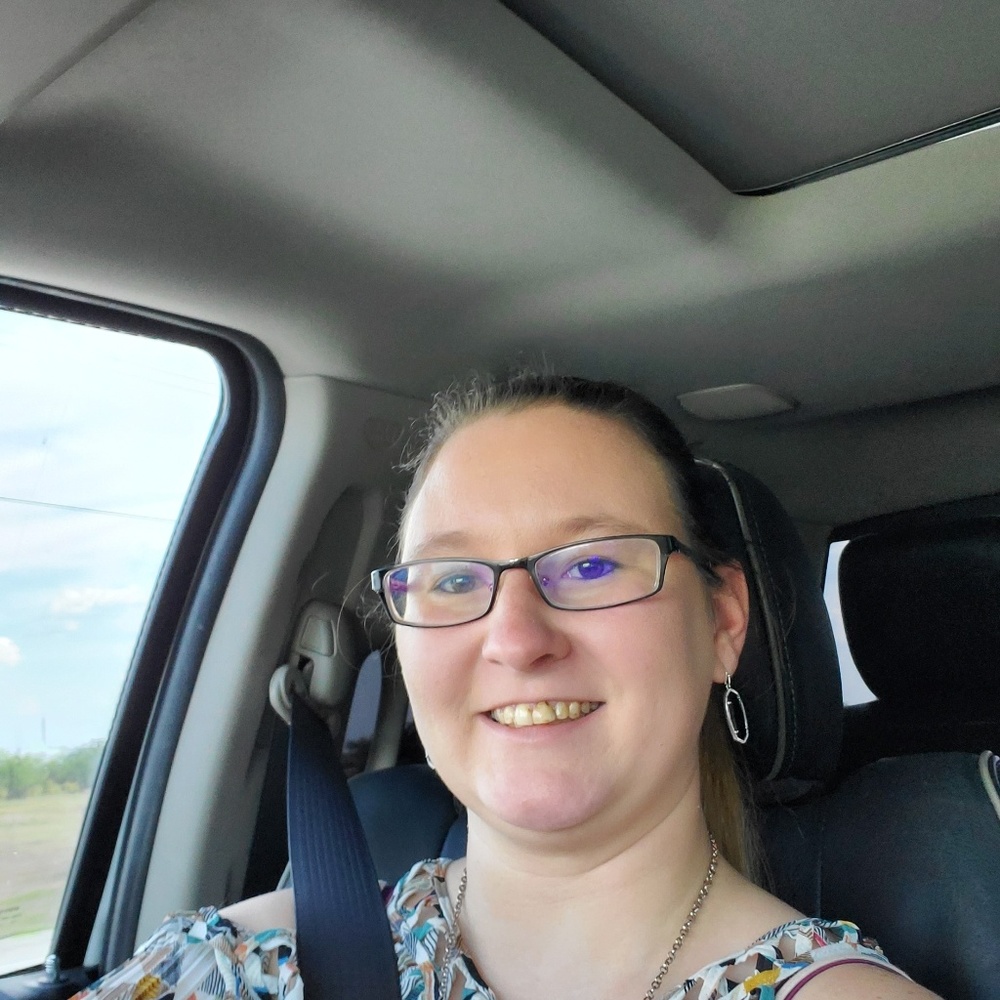 Meet your Posher, Alicia